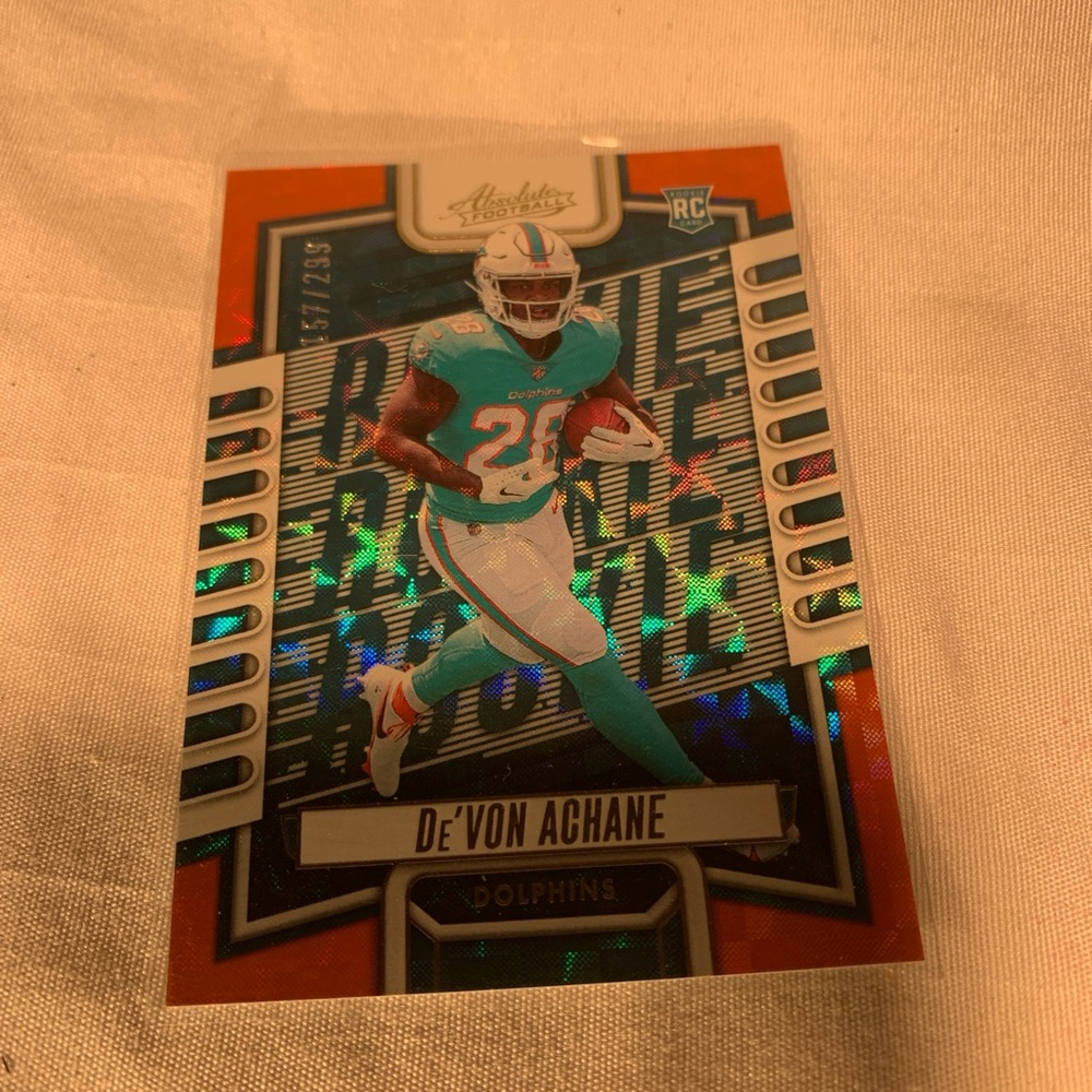 ‼️🔥Devon Achane Rookie Orange Absolute Football /299🔥‼️